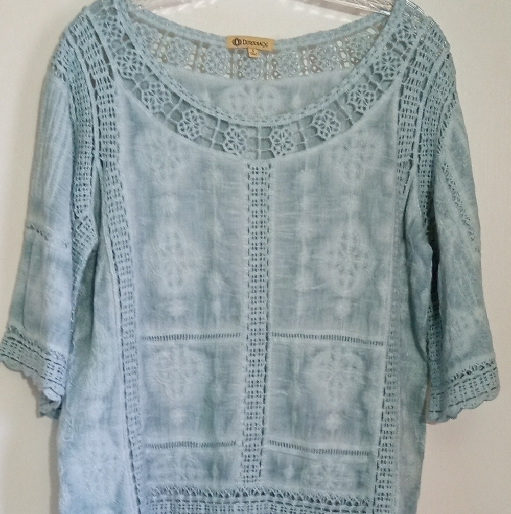 Democracy dusty blue burnout tunic with kimono sleeves and crochet detail